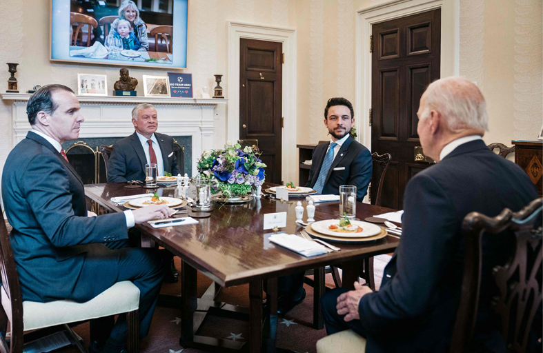 بايدن يؤكد الدعم للأردن خلال استقباله العاهل الأردني