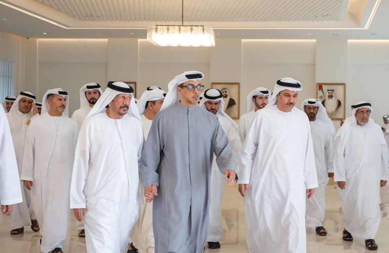 منصور بن زايد يعزي في وفاة أحمد محمد إبراهيم الحمادي وفاطمة علي أحمد 