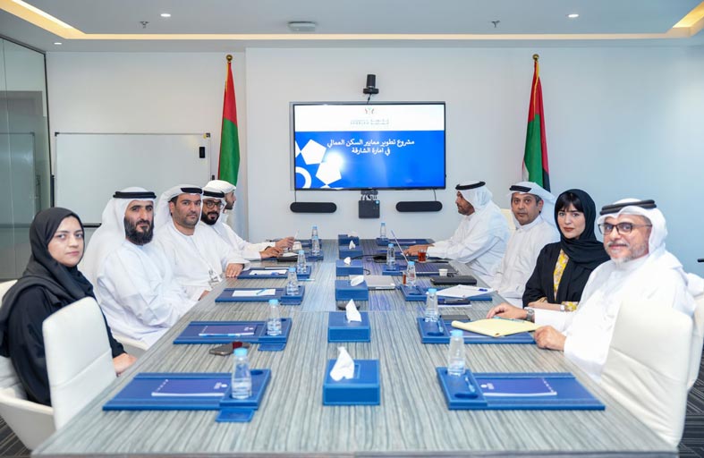 هيئة تطوير معايير العمل بالشارقة تبحث مع شركائها تطوير معايير السكن العمالي وآليات تنفيذها