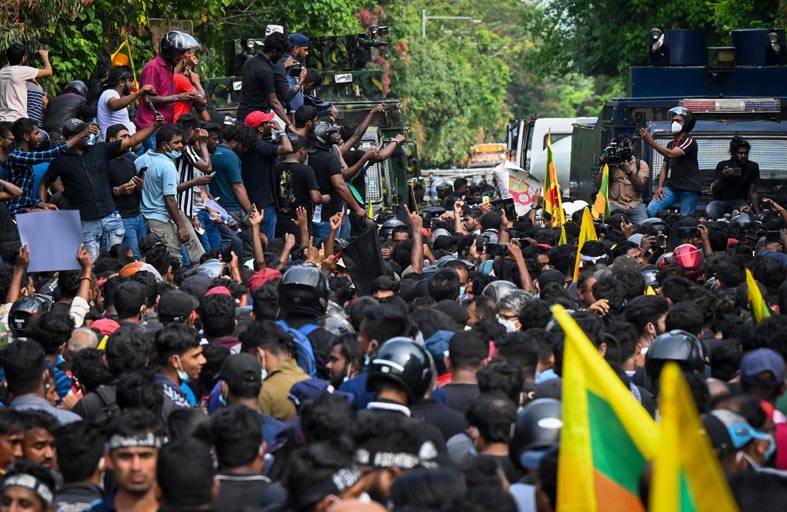 إضراب وطني في سريلانكا للمطالبة باستقالة الحكومة
