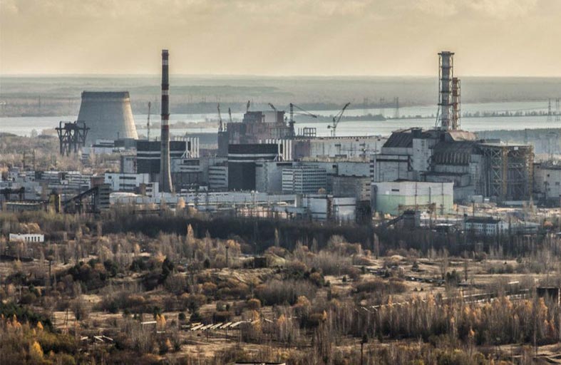 200 موظف يعملون في تشيرنوبيل... تحت تهديد السلاح