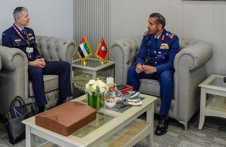 رئيس هيئة العمليات والتخطيط الاستراتيجي العسكري يلتقي قائد العمليات الجوية الأسترالي