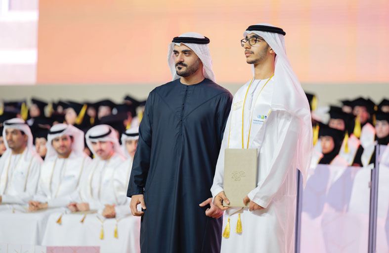 زايد بن محمد بن زايد يشهد تخريج 1,282 طالباً وطالبة من مدارس التكنولوجيا التطبيقية 