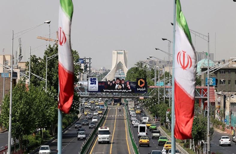 الإصابات اليومية بكوفيد- 19 في إيران تتخطى 30 ألفا