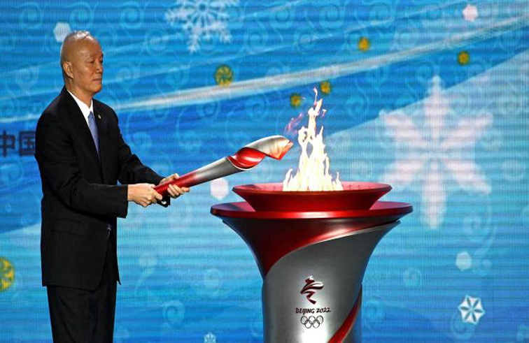 الشعلة الأولمبية للألعاب الشتوية تصل الصين 