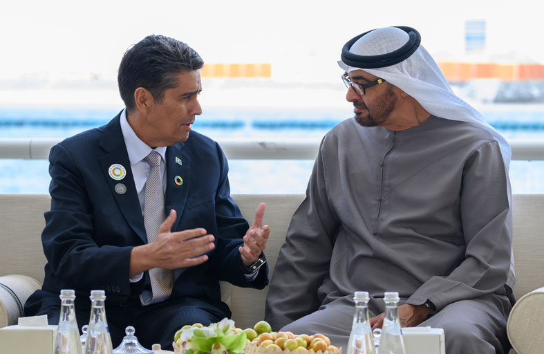رئيس الدولة يستقبل رئيس بالاو  