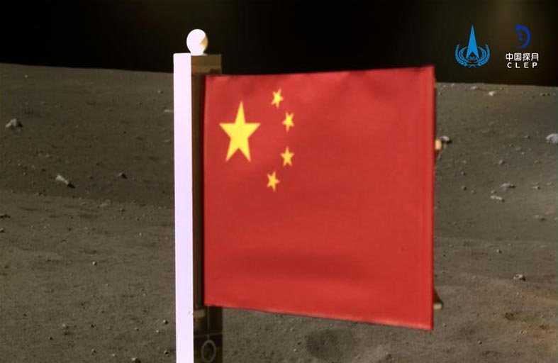 الصين تنجح في أول التحام بمدار القمر 