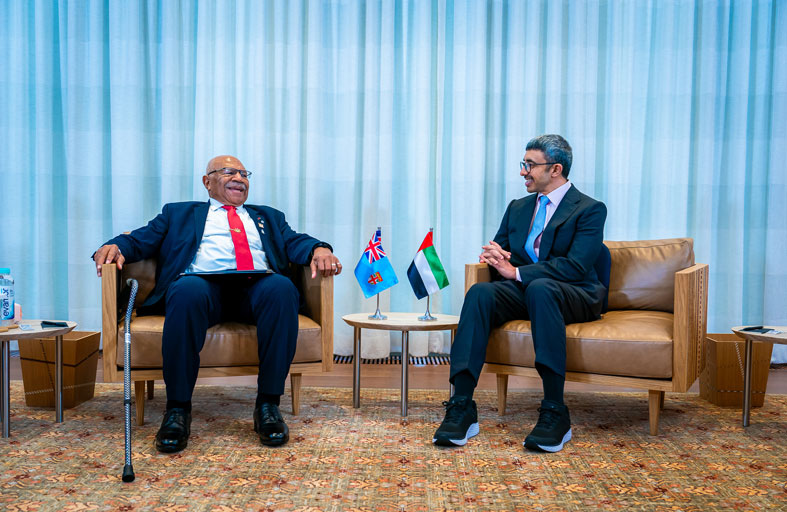 عبدالله بن زايد ورئيس وزراء فيجي يبحثان في نيويورك العلاقات الثنائية وجهود مكافحة تغير المناخ