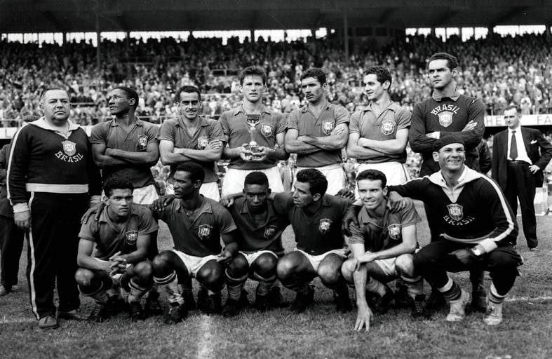بيليه.. أسطورة صنعتها دموع الأب في 1950 