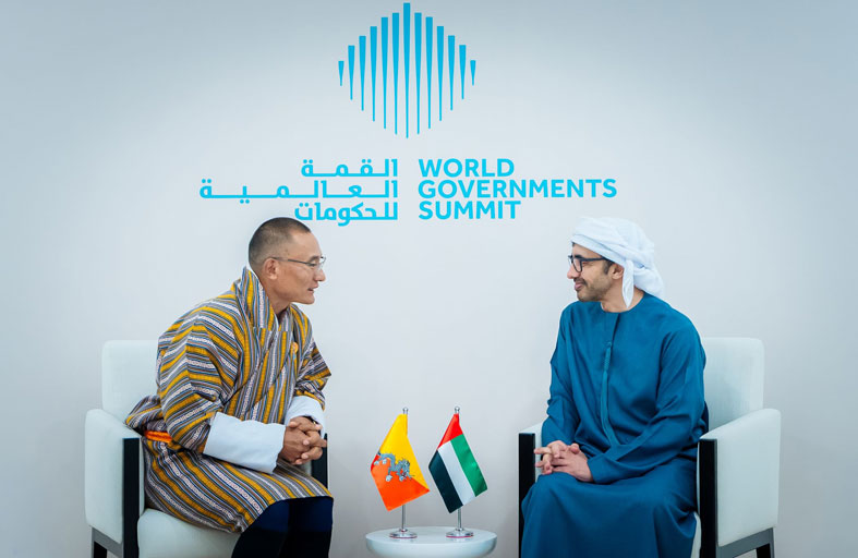 عبدالله بن زايد يلتقي دوق إدنبرة ورئيس وزراء بوتان ووزير خارجية بنين 