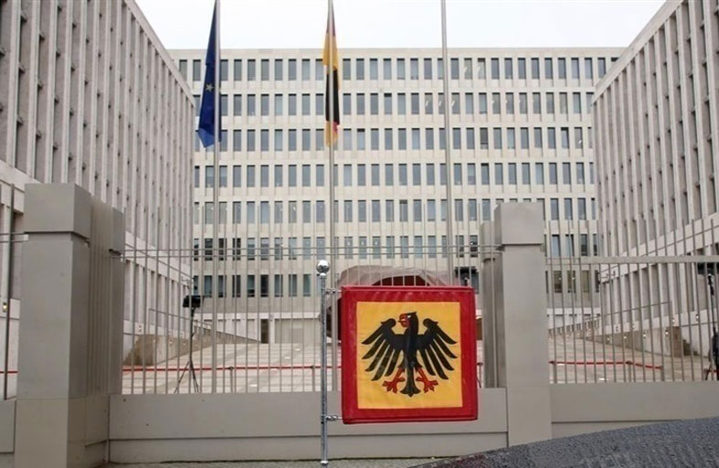 ألمانيا تحذر من تجسس روسي وصيني   