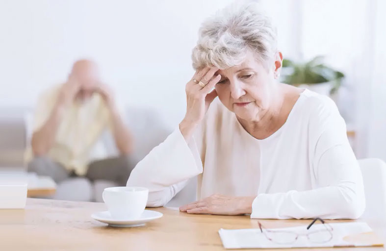 طريقة بسيطة لتحسين حالة مرضى الخرف