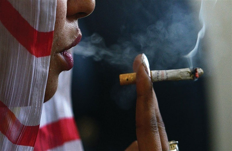 72 % من الباكستانيات مدخنات