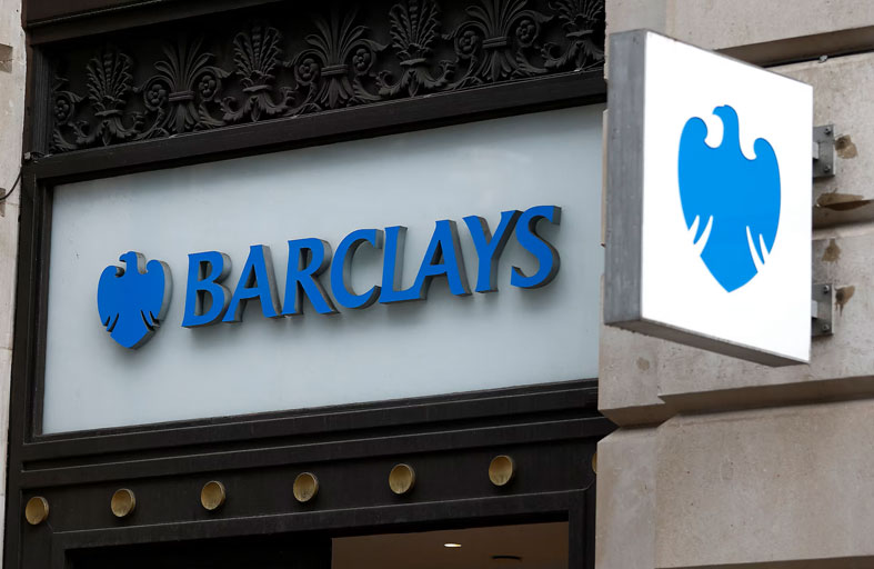 باركليز يتوقع خسارة ما يصل إلى 14 مليون  برميل يوميا من النفط إذا طالت اضطرابات هرمز 