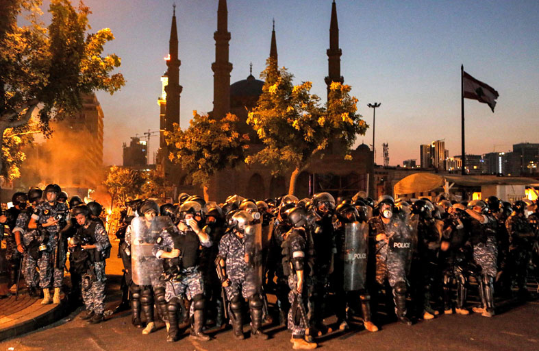 صحف عربية: لبنان.. الزمن متوقف والأزمات دون حلول