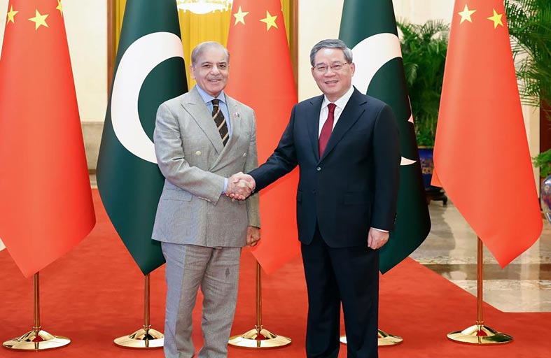 الصين وباكستان تتفقان على تعزيز تعاونهما في مجال التعدين والصناعة