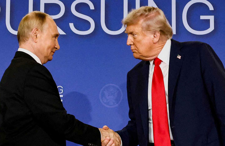 حسابات الداخل والخارج.. كيف دفعت موسكو نحو إلغاء قمة ترامب وبوتين؟