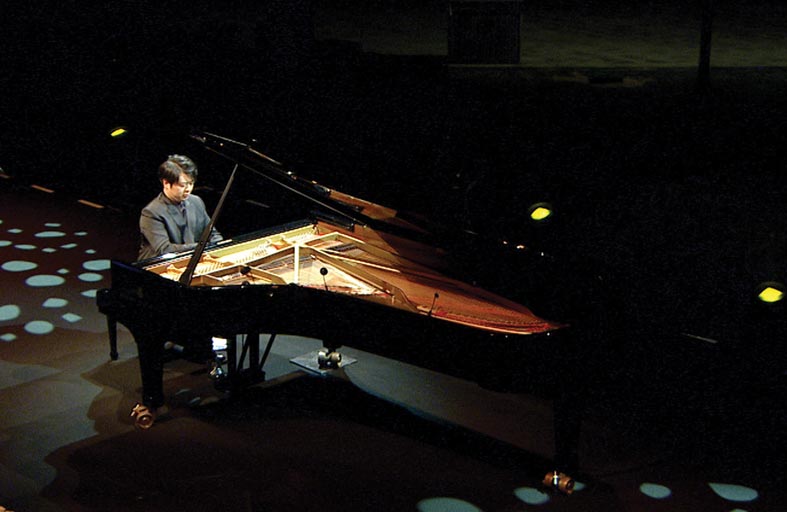 دائرة الثقافة والسياحة – أبوظبي أطلقت برنامجها الموسيقي لعام 2022 بحفل استثنائي لنجم البيانو العالمي لانغ لانغ من اللوفر أبوظبي