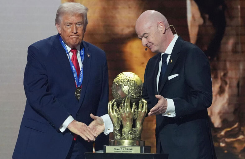 هل مُقاطعةُ كأسِ العالم لكرة القدم هي الاستراتيجيةُ الصحيحةُ لمُواجَهَة ترامب؟ 