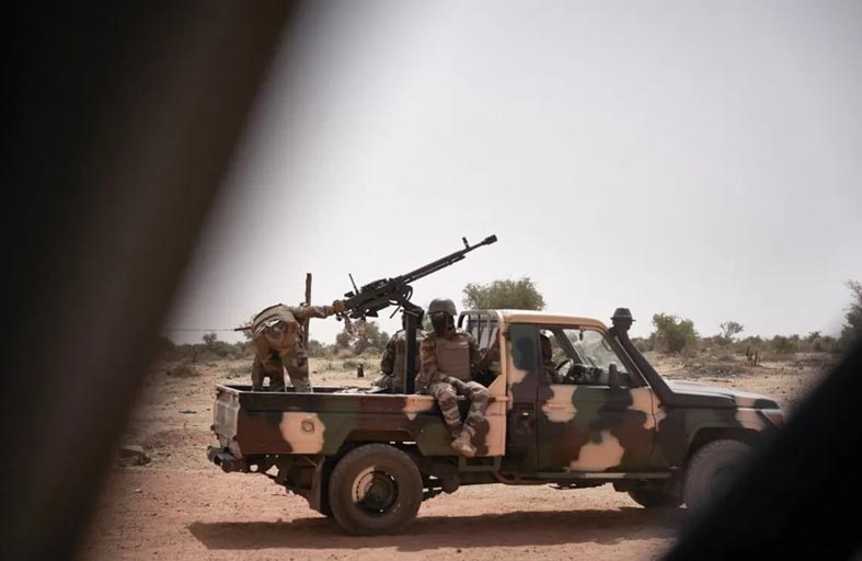 بشحنة أسلحة.. موسكو تكسب نقطة جديدة أمام الغرب بمالي