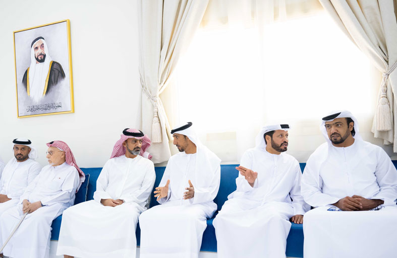 ولي عهد عجمان يعزي في وفاة حميد سيف المهيري