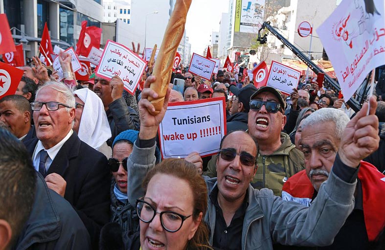 تعبئة و تحشيد نقابي في تونس : تجسيدا  للصدام أم سعيا للحوار ؟ 