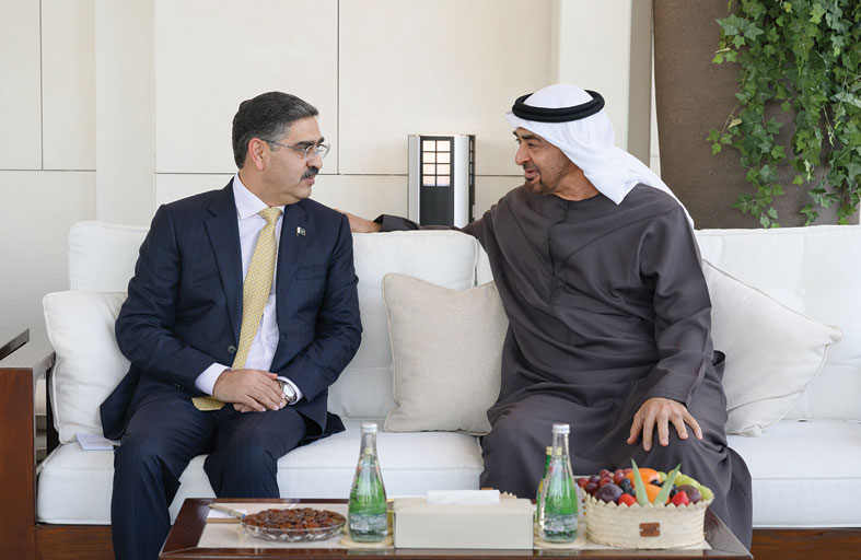 رئيس الدولة ورئيس وزراء باكستان يؤكدان ضرورة التحرك الدولي لتحقيق السلام الشامل والعادل والدائم في المنطقة 