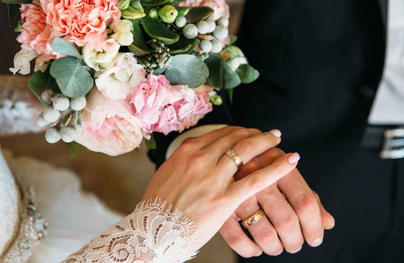 يبتكر حيلة «لا تصدق» لتمويل حفل زفافه