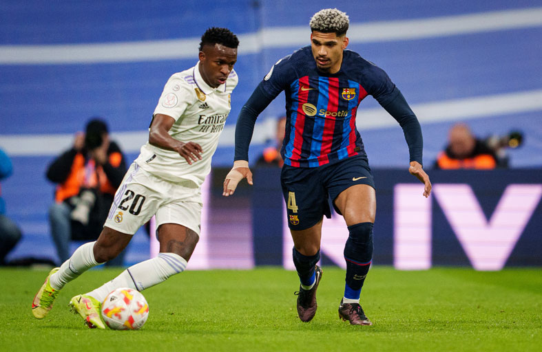 الأزمات تحاصر برشلونة قبل «كلاسيكو» الدوري الإسباني