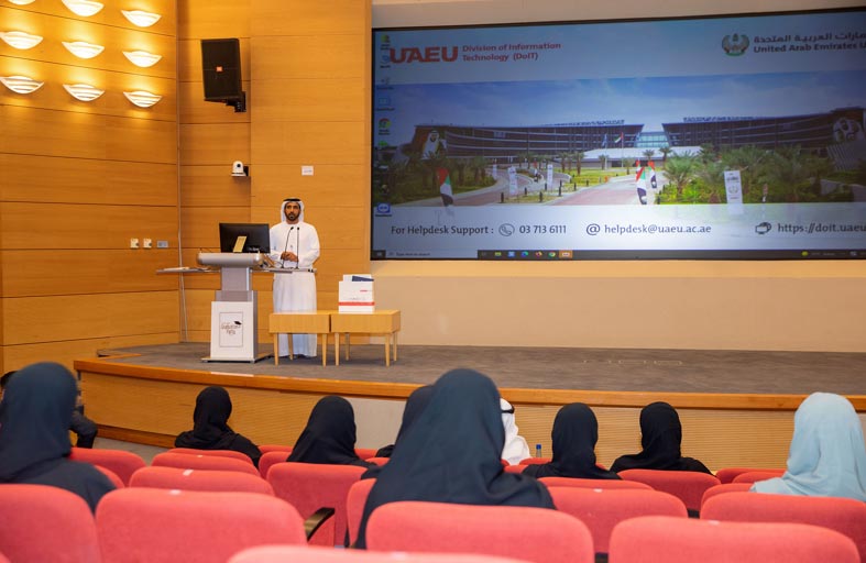 محاضرة في جامعة الإمارات تناقش أهمية دور الإعلام في نشر ثقافة السفر والسياحة