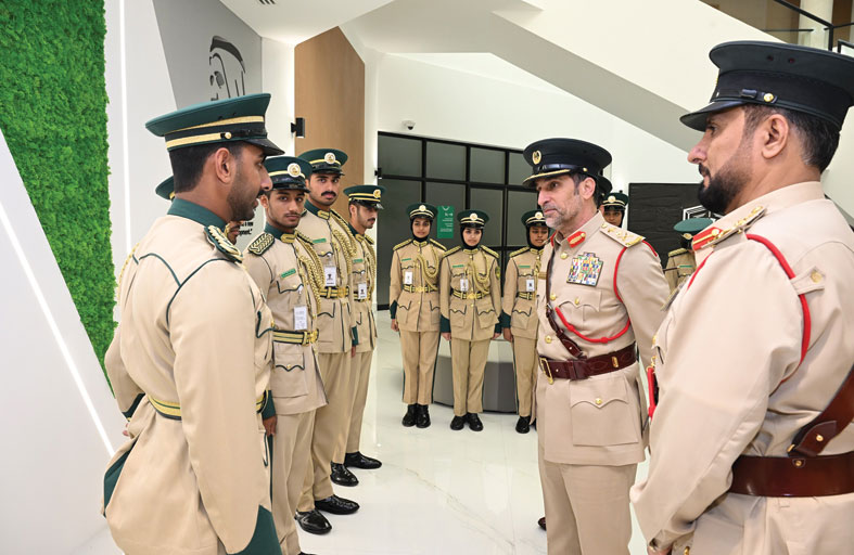 عبد الله المري يتفقد أكاديمية شرطة دبي