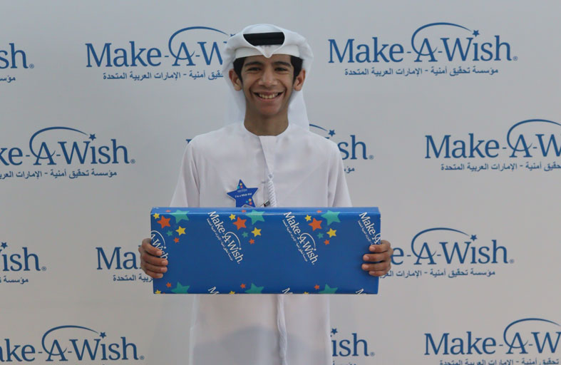 «أمنية» تُحقّق أمنية «علي» في الحصول على جهاز كمبيوتر  لمساعدة في مسيرته العلمية