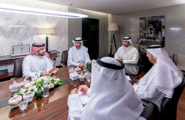 سلطان بن أحمد القاسمي يطلع على نتائج جائزة «تميز»