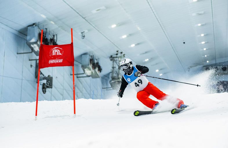 المصادقة على عضوية الإمارات في الاتحاد الدولي للتزلج على الثلوج