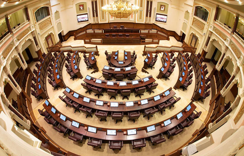 البرلمان العربي للطفل يناقش دور الأسرة في بناء بيئة آمنة للطفل خلال جلسته الرابعة بالشارقة