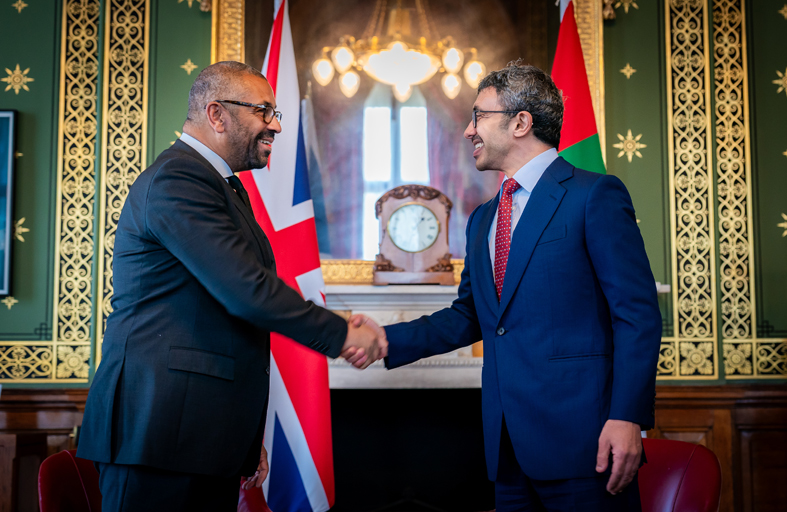 عبدالله بن زايد وكليفرلي يبحثان تطورات الأوضاع في المنطقة