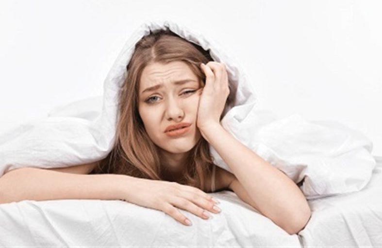 اضطرابات النوم قد تساهم في زيادة وزن النساء في سن اليأس