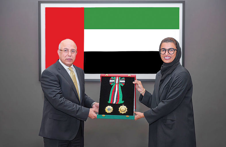 رئيس الدولة يمنح سفير المجر وسام الاستقلال من الطبقة الأولى