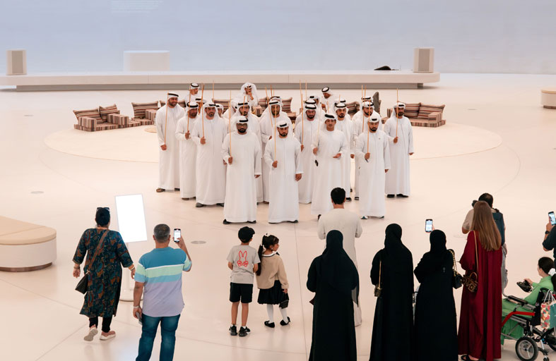 «تعرّف على السكان المحليين» .. مشروع مبتكر لتعريف العالم بالعادات والتقاليد الإماراتية