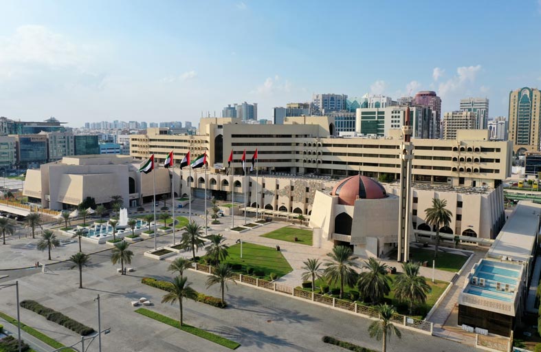 بلدية مدينة أبوظبي تنجز أكثر من 248 ألف معاملة رقمية منذ بداية العام وحتى منتصف أغسطس 