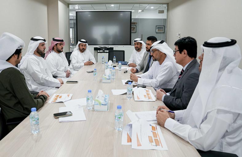بلدية منطقة الظفرة تعقد اجتماعاً مع كليات التقنية العليا بمدينة زايد