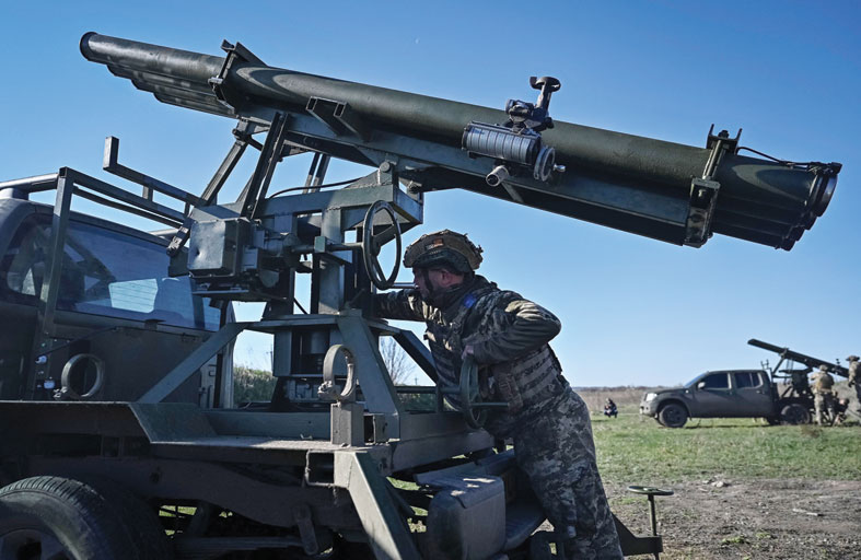 الجيش الروسي يعلن تدمير 17 مسيّرة أوكرانية في القرم 