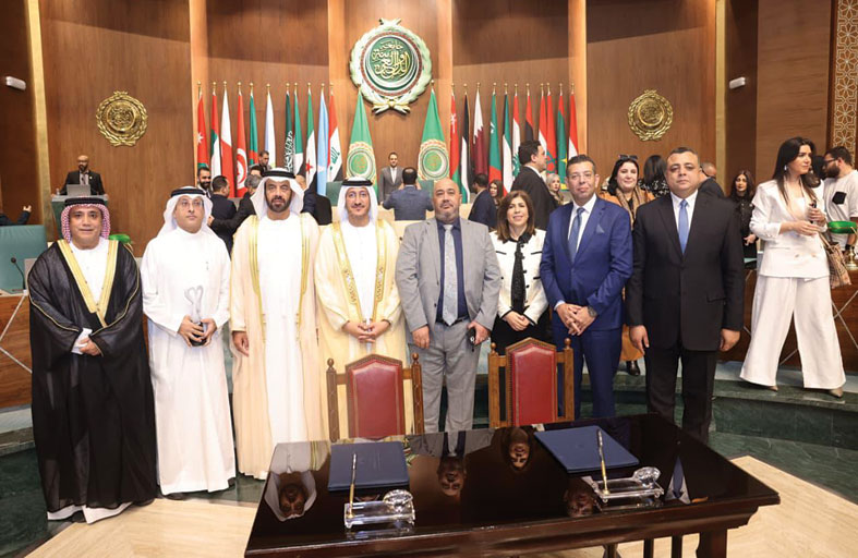 جامعة الدول العربية تكرم  سالم بن ركاض 