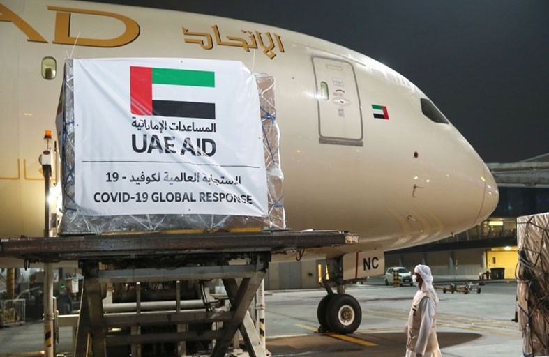 الإمارات ترسل 72 طنا من المساعدات الطبية للمالديف 
