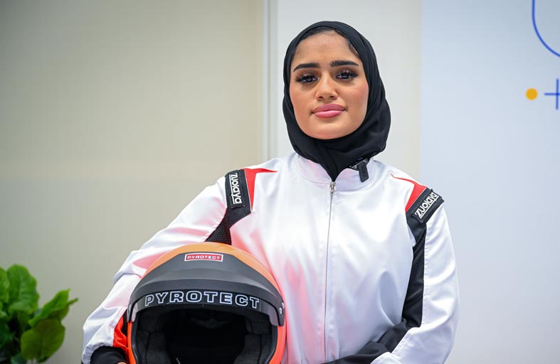 الإماراتية علياء عبد السلام تشارك في بطولة النرويج لزوارق «الفورمولا 4»