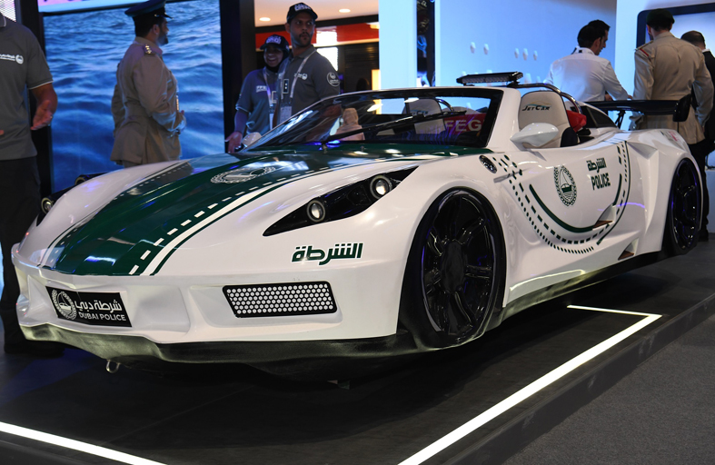 شرطة دبي تعرض في جيتكس 2023 دوريتي «البحرية الفارهة» و «ذاتية القيادة»