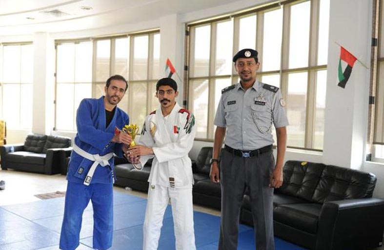 شرطة أبوظبي تكرم الفائزين ببطولة درع مدير قطاع الأمن الجنائي