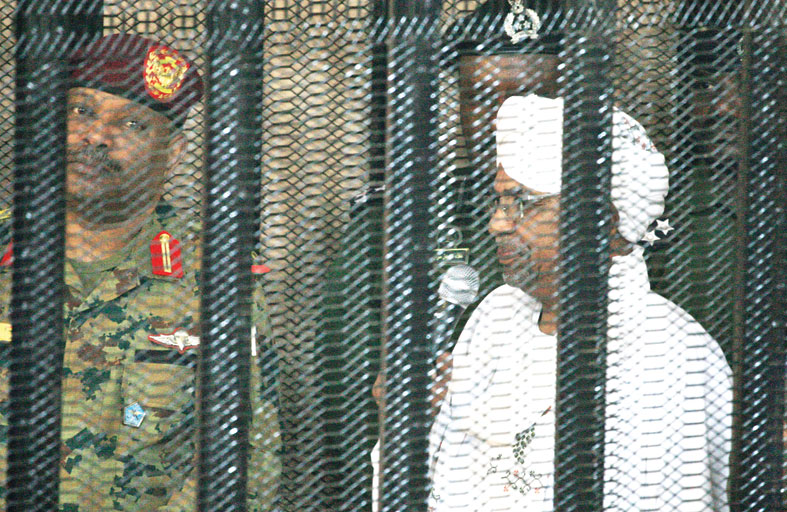 السودان يقرر تسليم البشير ورموز نظامه إلى الجنائية الدولية 