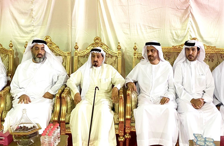 حاكم عجمان يقدم واجب العزاء في وفاة رفيعة بنت علي جمعة المهيري 