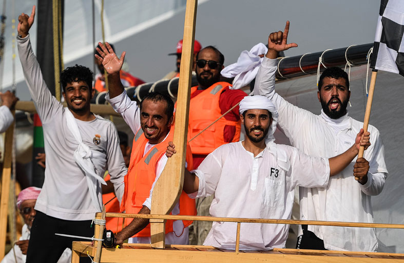 الشقي 96 بطل موسم الشراعية 60 قدما في دبي